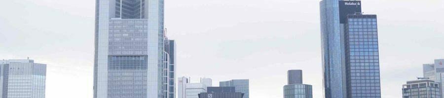Besuch einer Internetagentur in Frankfurt - Bild: Steffen auf den Dächern in Frankfurt